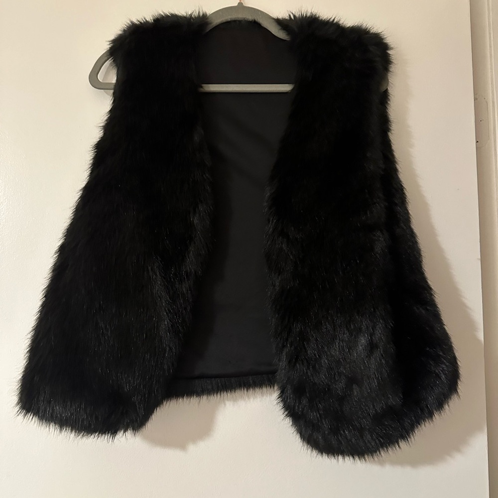 Black Faux Fur Vest 🖤